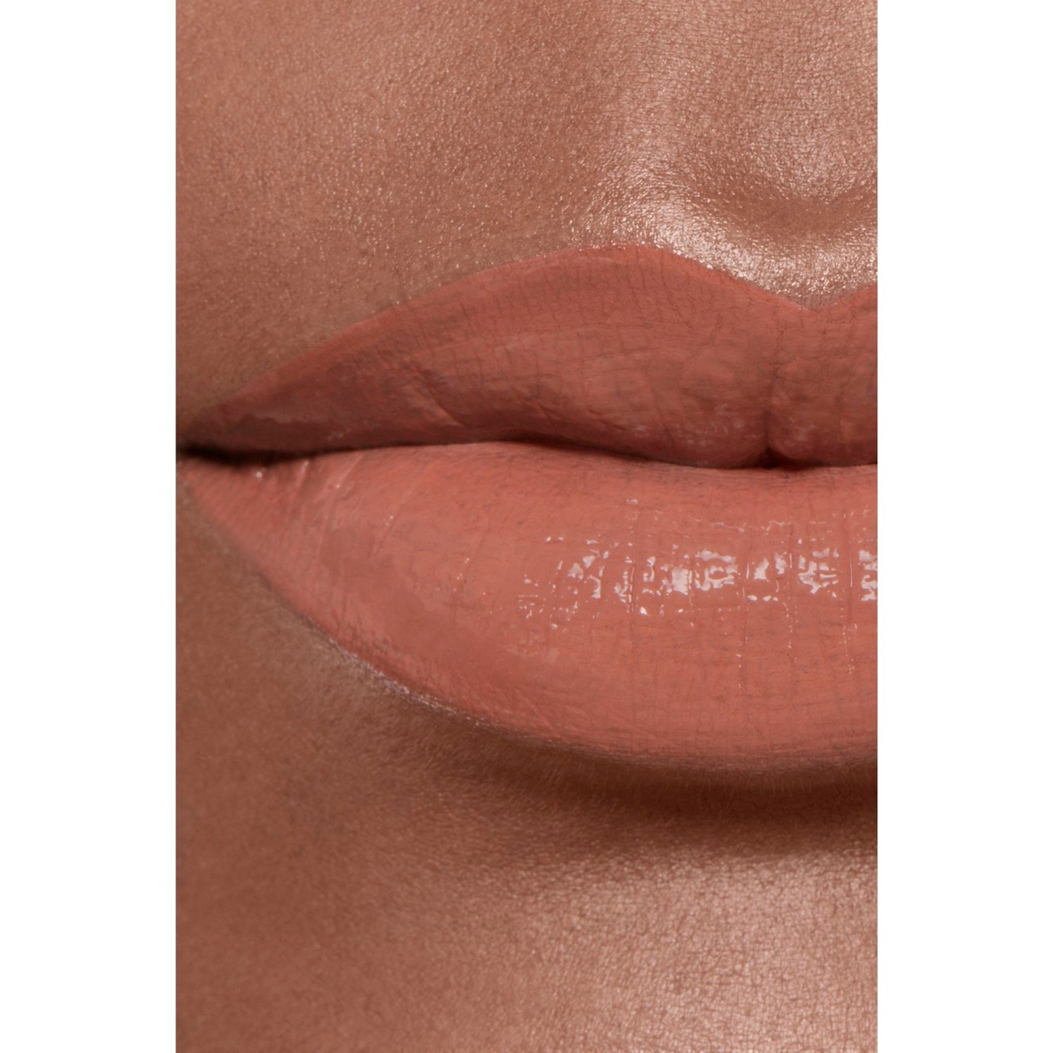 LA BARRA DE LABIOS HIDRATANTE Y REPULPADORA DE LARGA DURACIÓN. COLOR Y BRILLO INTENSOS.